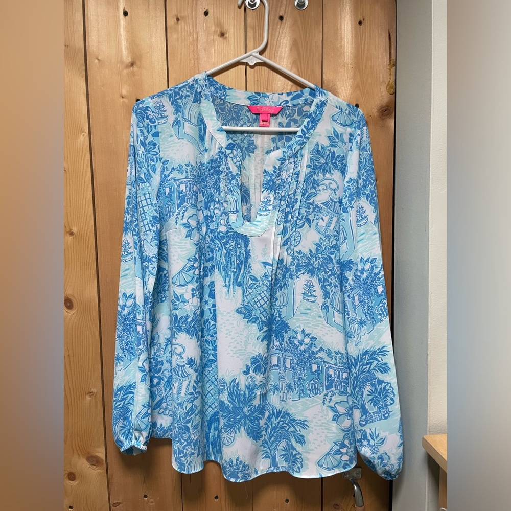 Large- Lilly Pulitzer Coly top Toile me about it